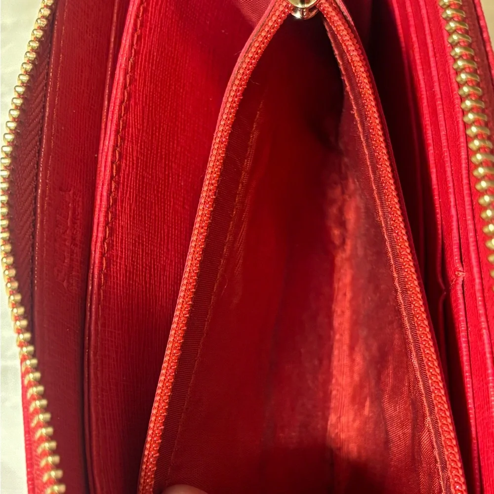 Furla Red Zip-Around Leather Wallet with Gold Logo - Picture 7 of 11